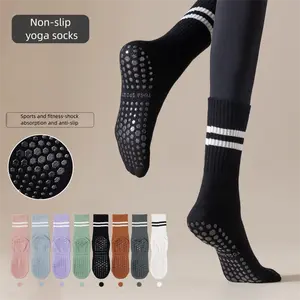 [3 pieces] Fitness sports socks, non-slip yoga socks for women, rubber dot grip, mid-calf length, casual outdoor Korean style sports equipment, slimming and leg-enhancing.