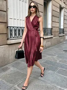 Elegant Commuter Faux Denim Sleeveless V-Neck Waist Cinched Long Dress, Stylish Office Wear, Perfect for Work and Casual