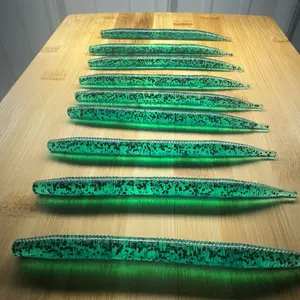 Lucki Baits Green w/black spec 5” Senkos