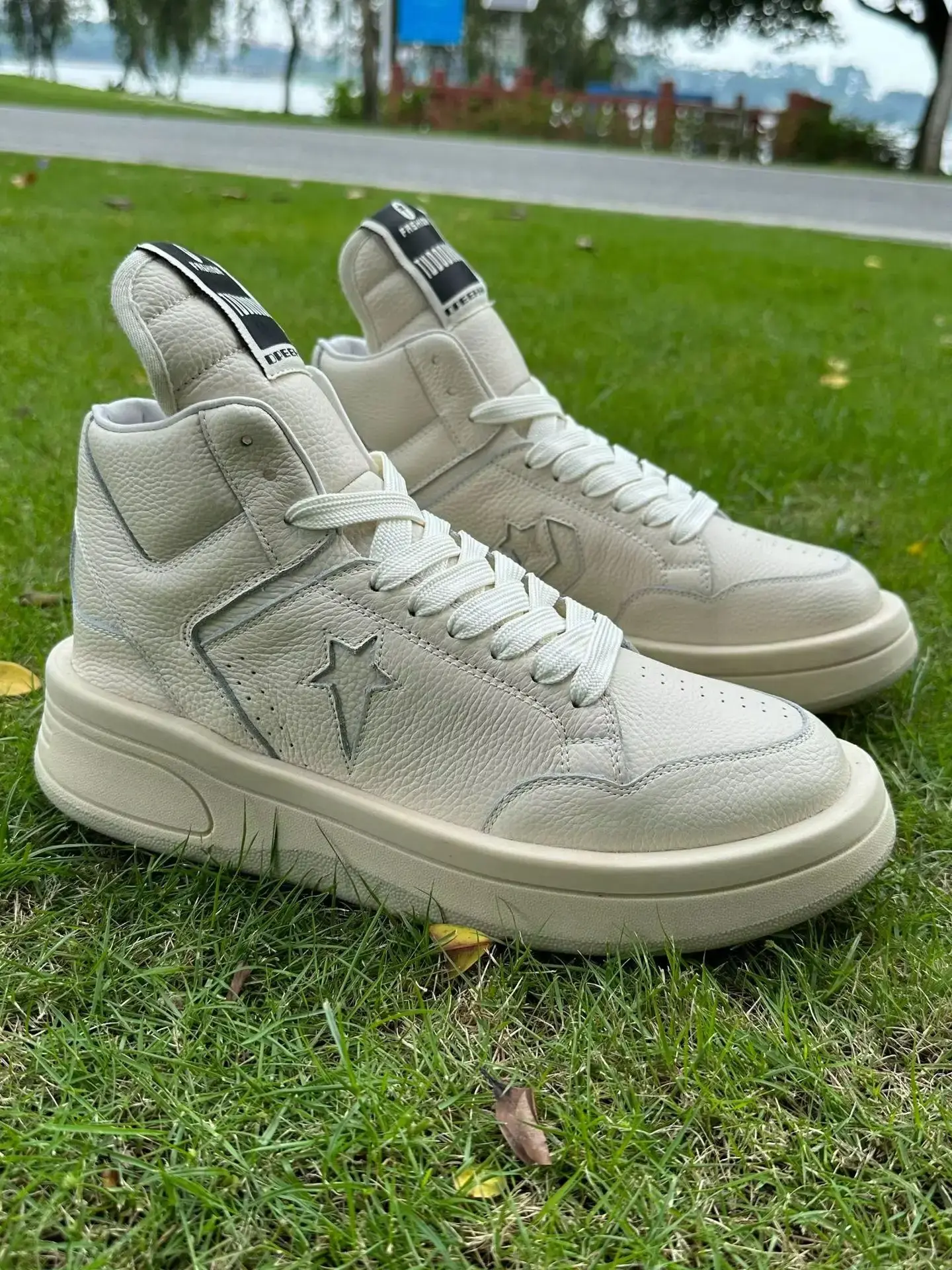 Full grain leather high top white sneakers breathable comfy thick shoes sneakers Unisex - Enhances figure with a 6cm high heel