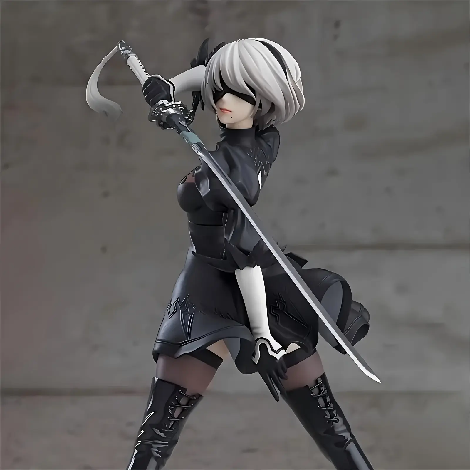 Striking Black Anime Warrior Statue Graceful Swordswoman in Action Pose, PVC Collectible, Perfect Gift for Anime Enthusiasts summerwins Pvc Figures