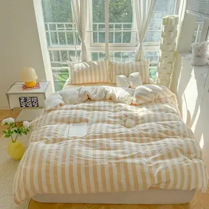 3Pcs Soft Breathable Fabric Vertical Stripes Minimalist Decorative Duvet Cover Set, Striped Bedding Set, Includes 1 Duvet Cover & 2 Pillowcases, No Filling, Single Twin Size, Machine Washable, Ideal for Dorm, Summer & Spring Autumn Use
