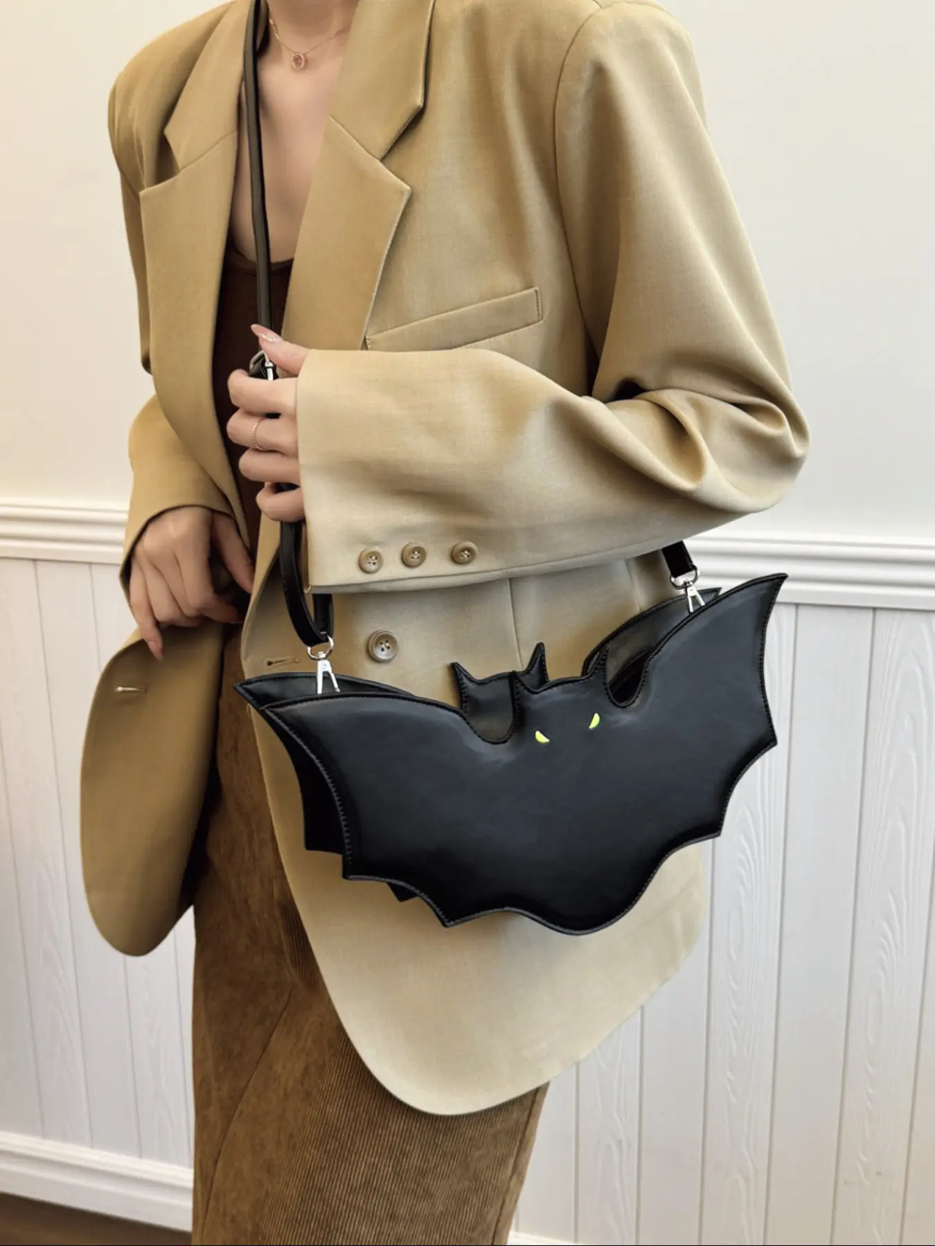 Halloween Creative Bat Bag, Unique Versatile Women's Shoulder Fashionable Crossbody Bag, Holiday Gift Party Underarm Clutch, Trendy Versatile Bag, Underarm Purse, Casual Trendy Purses