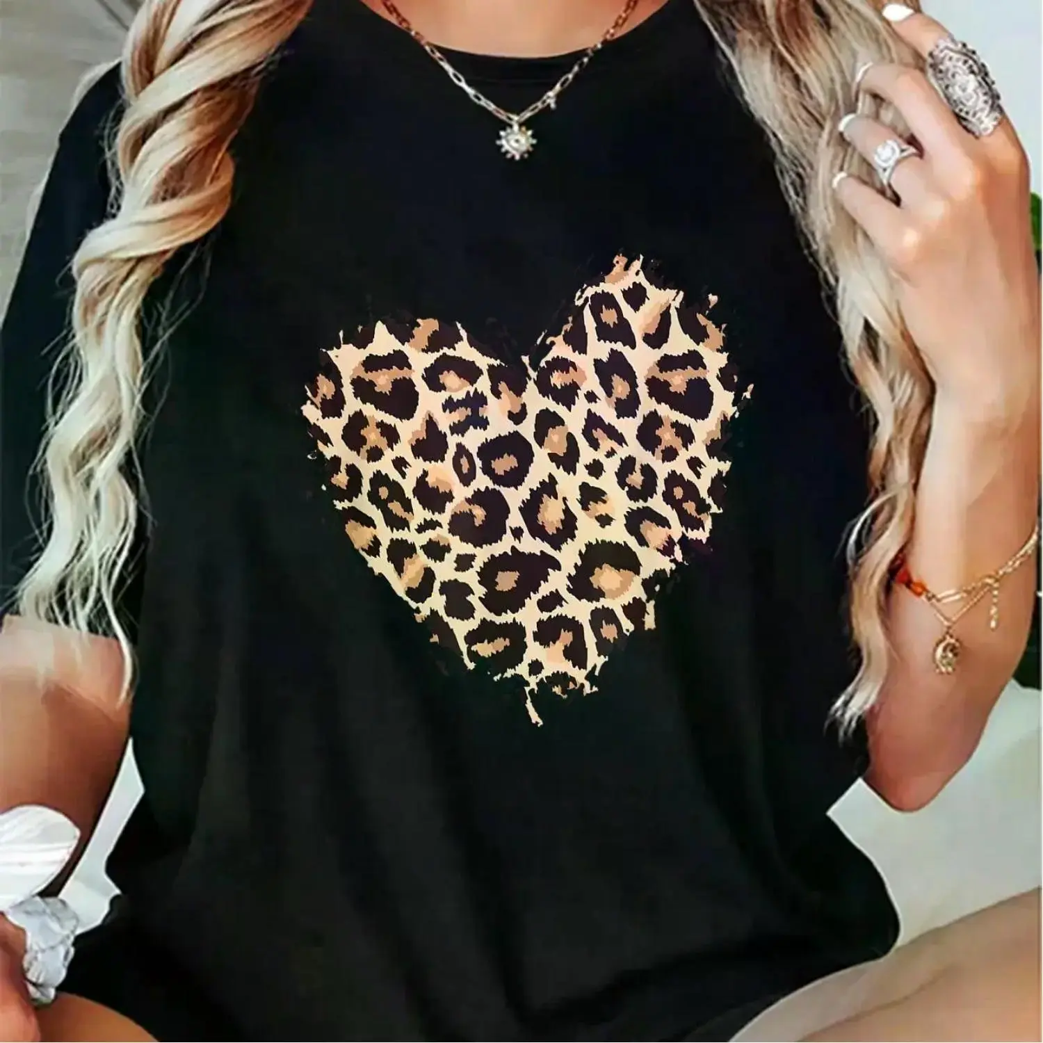 Men's Soft Cotton Tshirt - Short Sleeve, Round Neck, Breathable Fabric, Cheetah Print Heart Graphic, All-Season Casual Menswear Graphic T Shirt Top, Graphic T Shirts