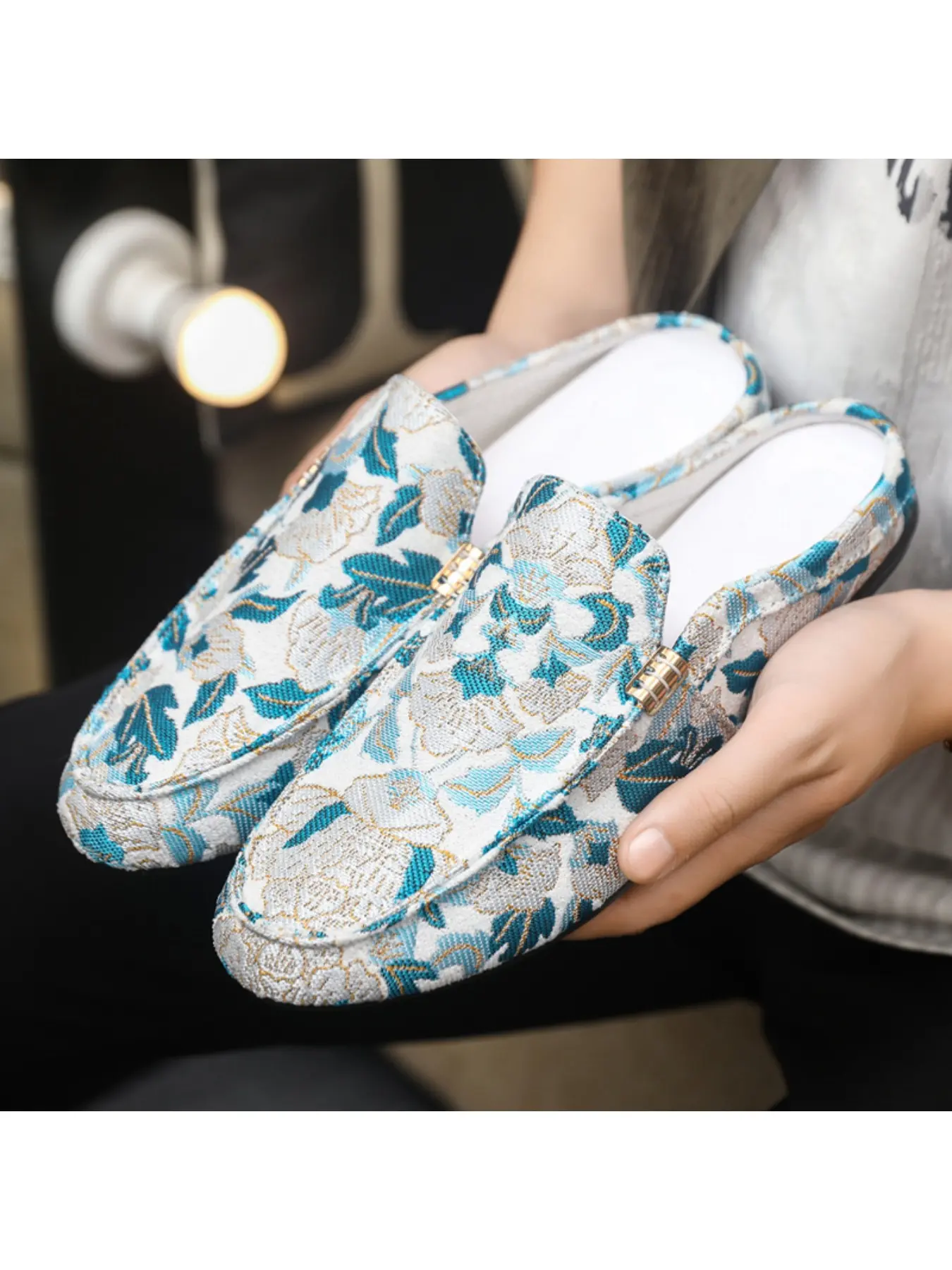New Oriental Embroidered Slippers, Breathable Cloth Men's Shoes, Home & Outdoor Use, Two-In-One Cool Slipper, Comfortable and Stylish