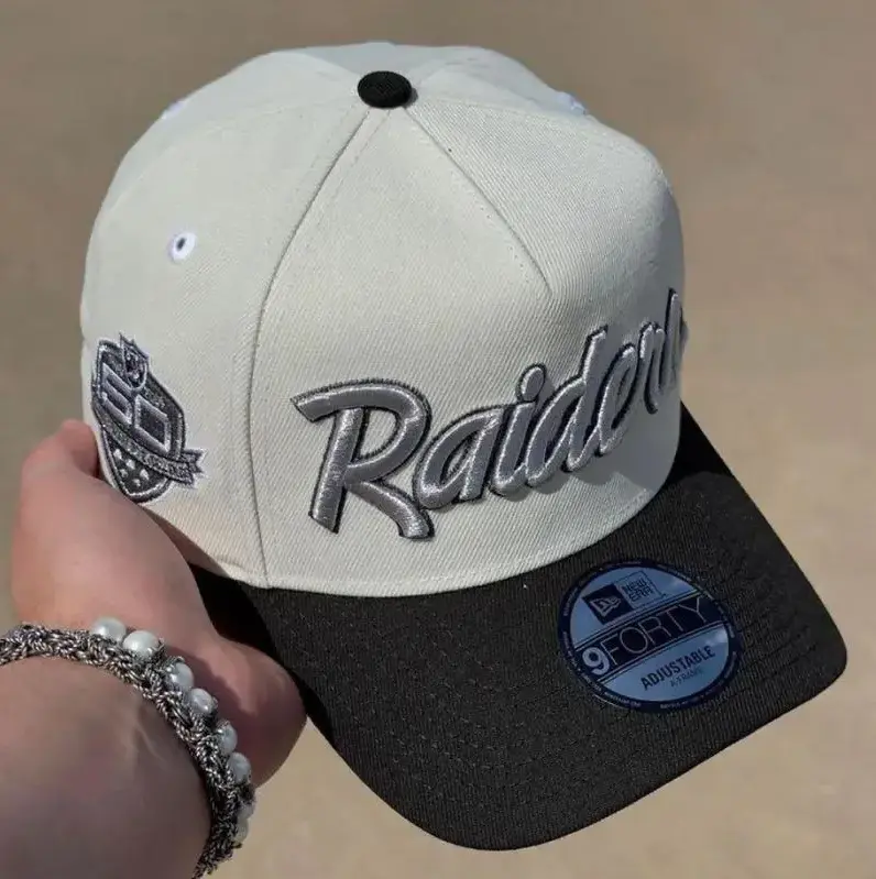 New Era Las Vegas Raiders Black and White 9FIFTY Flat Brim Snapback Baseball Hat - Premium Unisex Streetwear Hip Hop Sports Collectible Headwear