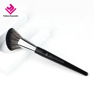 Large Angled Contour Brush Crescent Shape Blush Brush Professional Side Angle Shadow Brush Single Fan Makeup Brush for Face Cheek Sculpting