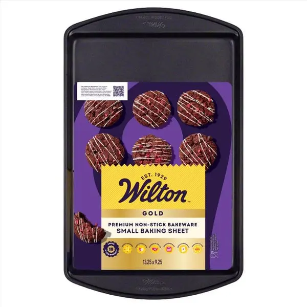 Wilton Enterprises 6089593 9 x 13 in. Gold & Black Baking Sheet