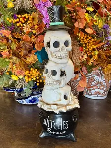 32 Inch Witches Brew Three Stack Skull Heads With Cauldron