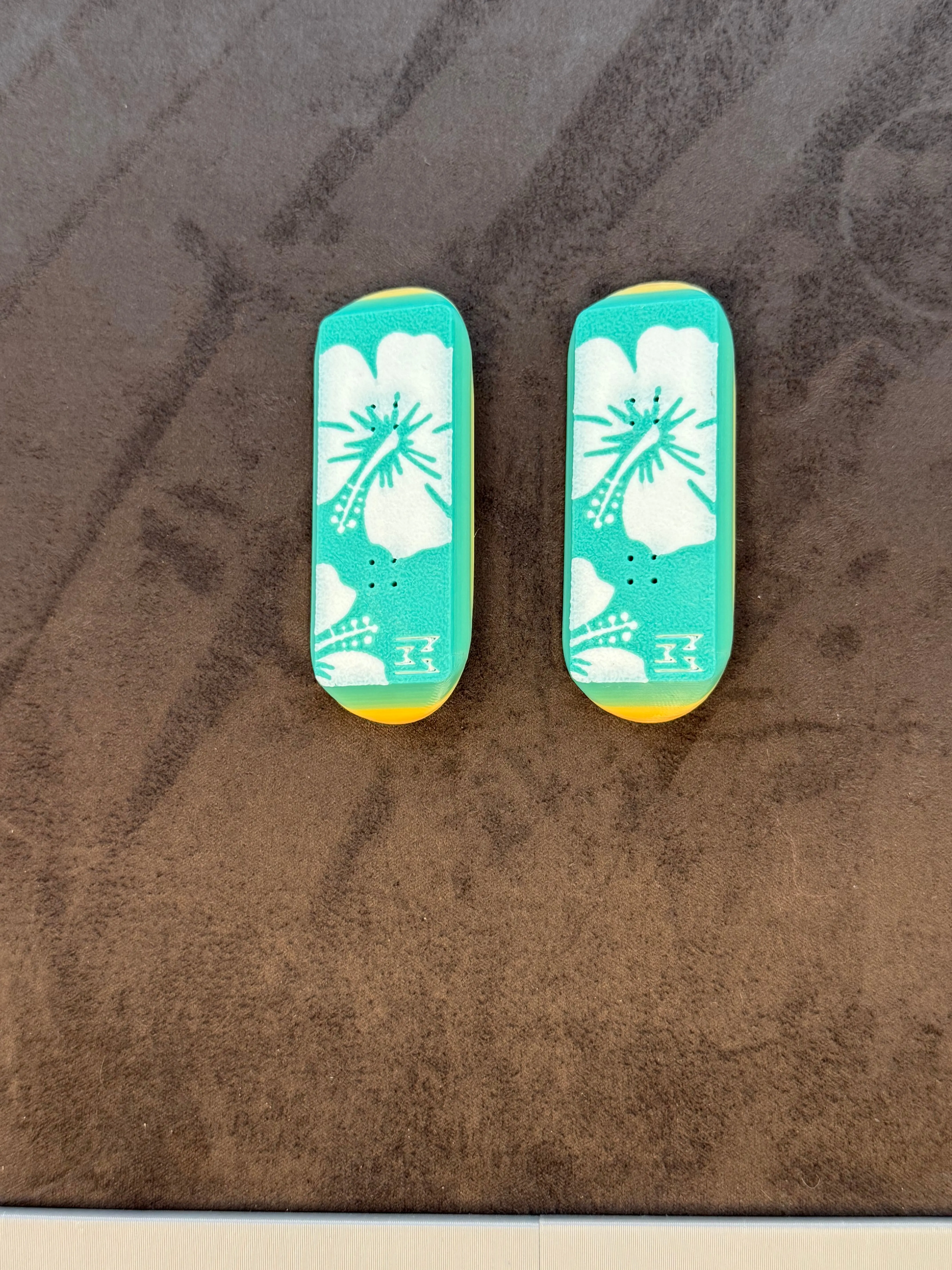 Kickflipz Aloha Variant Stress Relief Item for Classic & Novelty Toys Enthusiasts in the Toys & Hobbies Category