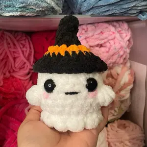 Ghost with witch hat crochet/stuff animal