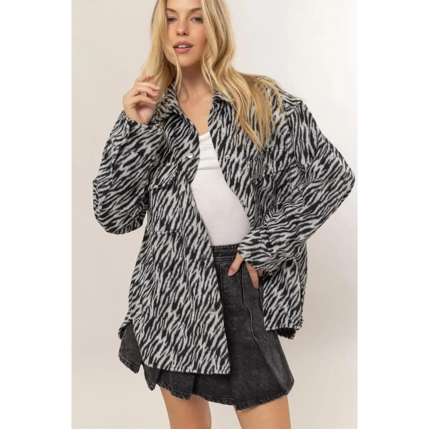 Women's Zebra Print Shacket, Casual Long Sleeve Snap-Down Polyester Coat with Pockets for Spring and Autumn Wear, Tops, Cardigan, Slip, Jacket, Cold Wash, Graphic Statement Outerwear, Party, Tumble Dry, Versatile For Pairing With Pants, Animal Graphic Wom