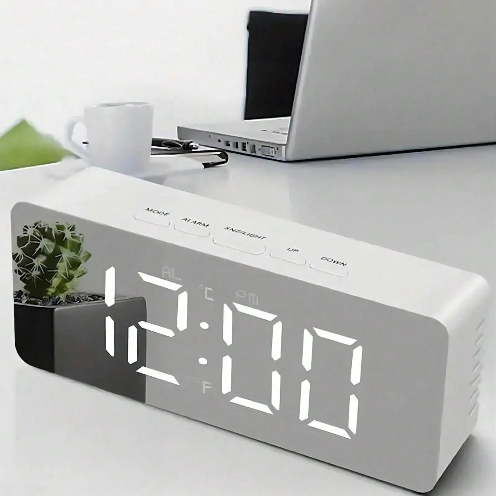 LED Alarm Clock, USB Plug-in/Battery Powered Digital LED Display Electronic Multifunctional Alarm Clock, Desktop Clock for Office Dormitory Decor, Roo