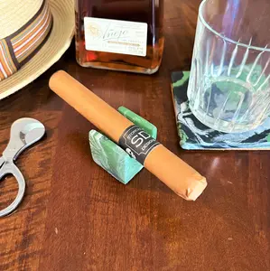 Green Marbled Concrete Travel Cigar Rest
