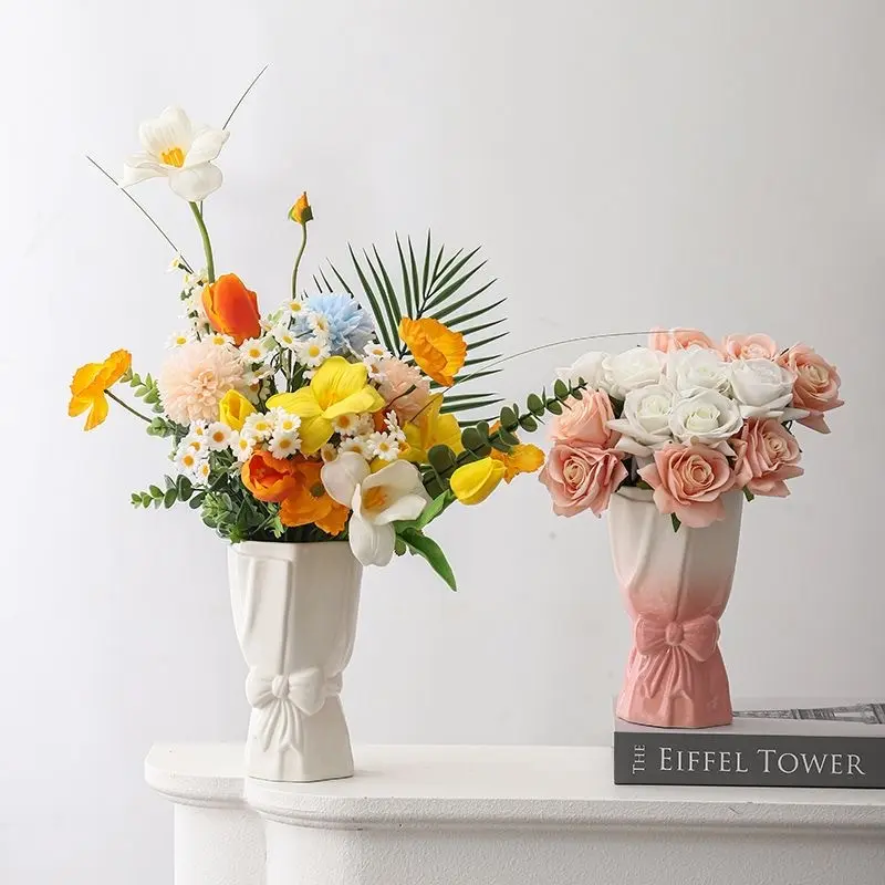 Butterfly Knot Decorative Ceramic Flower Vase, Romantic Gradient, Ideal for Minimalist Home Decor, Easy Maintenance, Perfect for Roses and Lilies