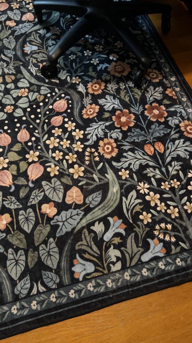 Item: Wild Bloom Black, 5‘x 7’