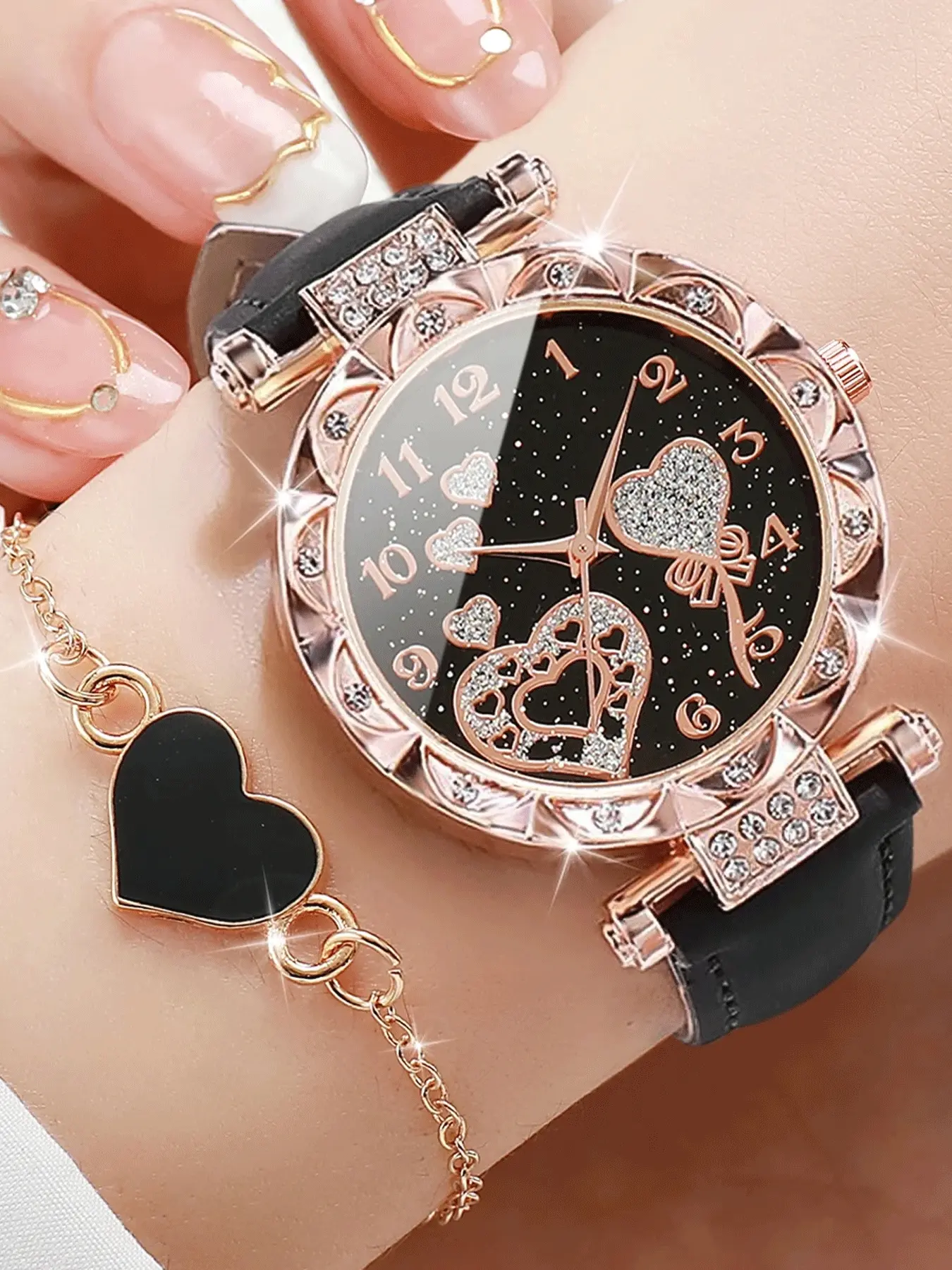 4 Pcs/set Women's Watches Trendy Watch Set Fashion Strass Heart Ladies Quartz Watch Leather Bracelet Wrist Watches Bracelet Set (Without Box)