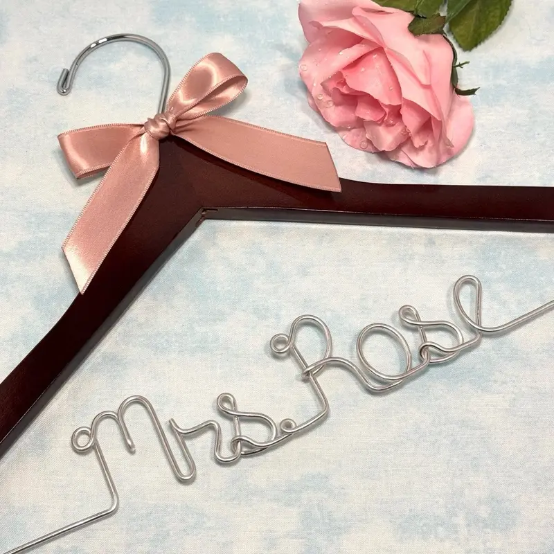 Personalized Wedding Hangers for Photos with Name and Decorative Element, Elegant Design for Women's Wear - Dress, Womenswear, Comfort, Elegance