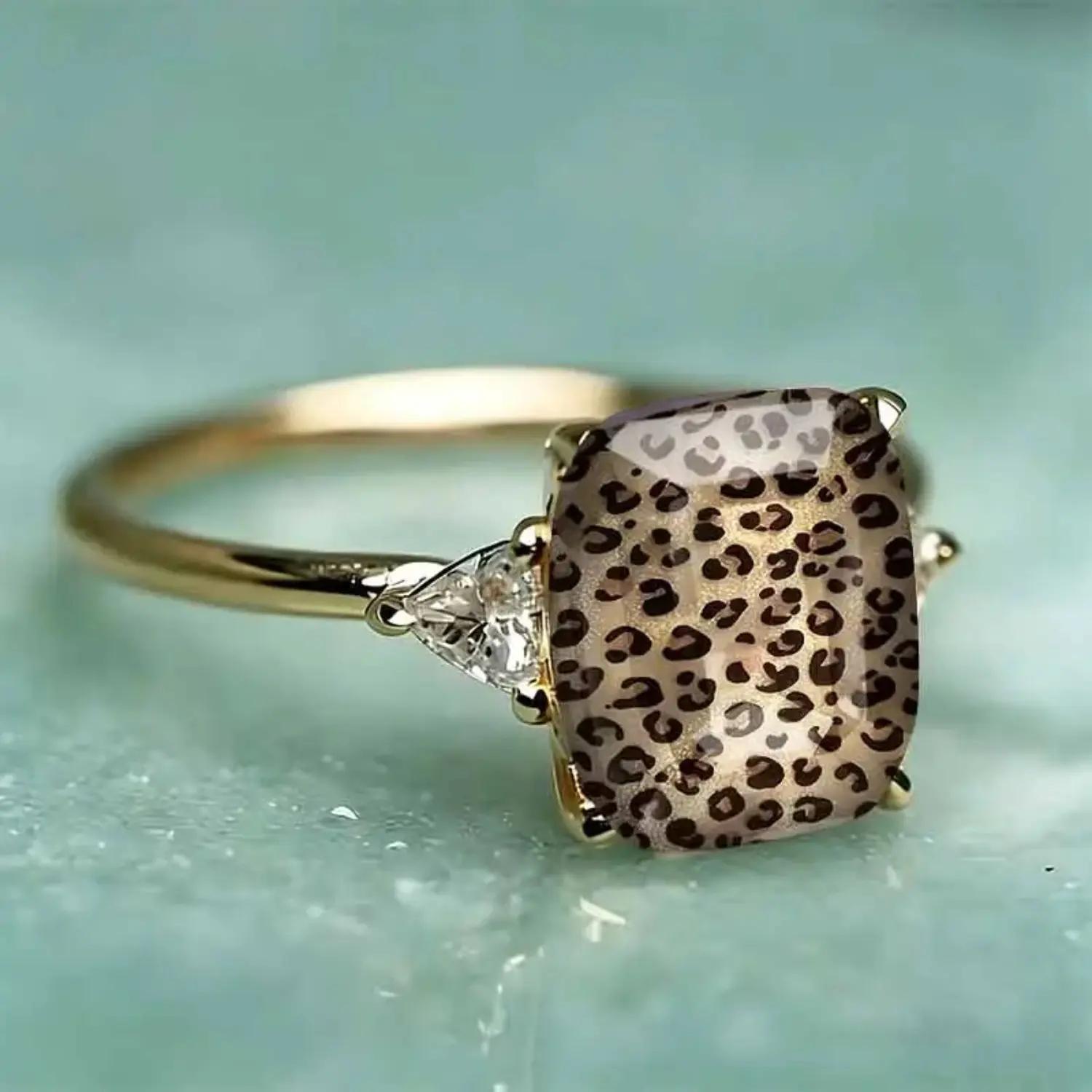 Trendy Y2K Vintage Leopard Print Chunky Resin Ring, European American Style Acrylic Finger Jewelry, Versatile All-Match Women’s Fashion Accessory, Elegant Statement Gift for Daily Styling & Casual Outfit Looks