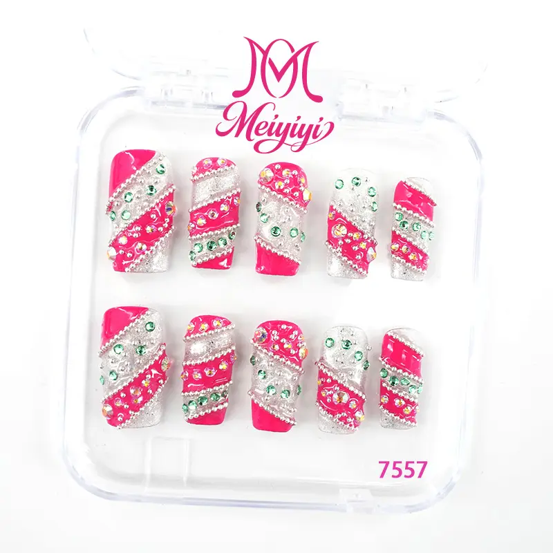 .DP.7557.Vintage-style wearable nails