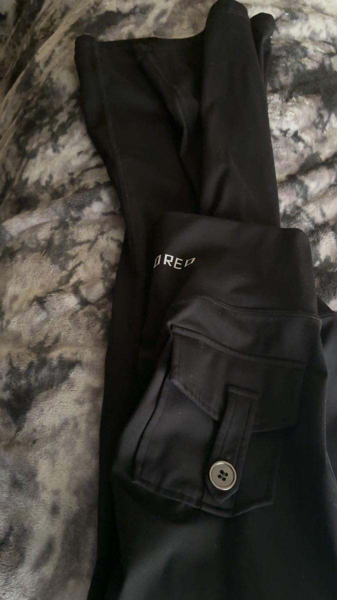 Item: Black, 32 Inseam, L