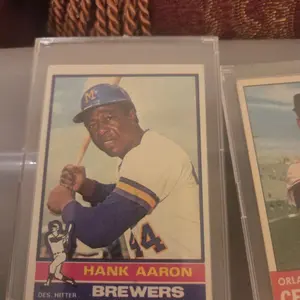 Hank Aaron Brewers Baseball Card - Des Hitter - Collectible Sports Memorabilia