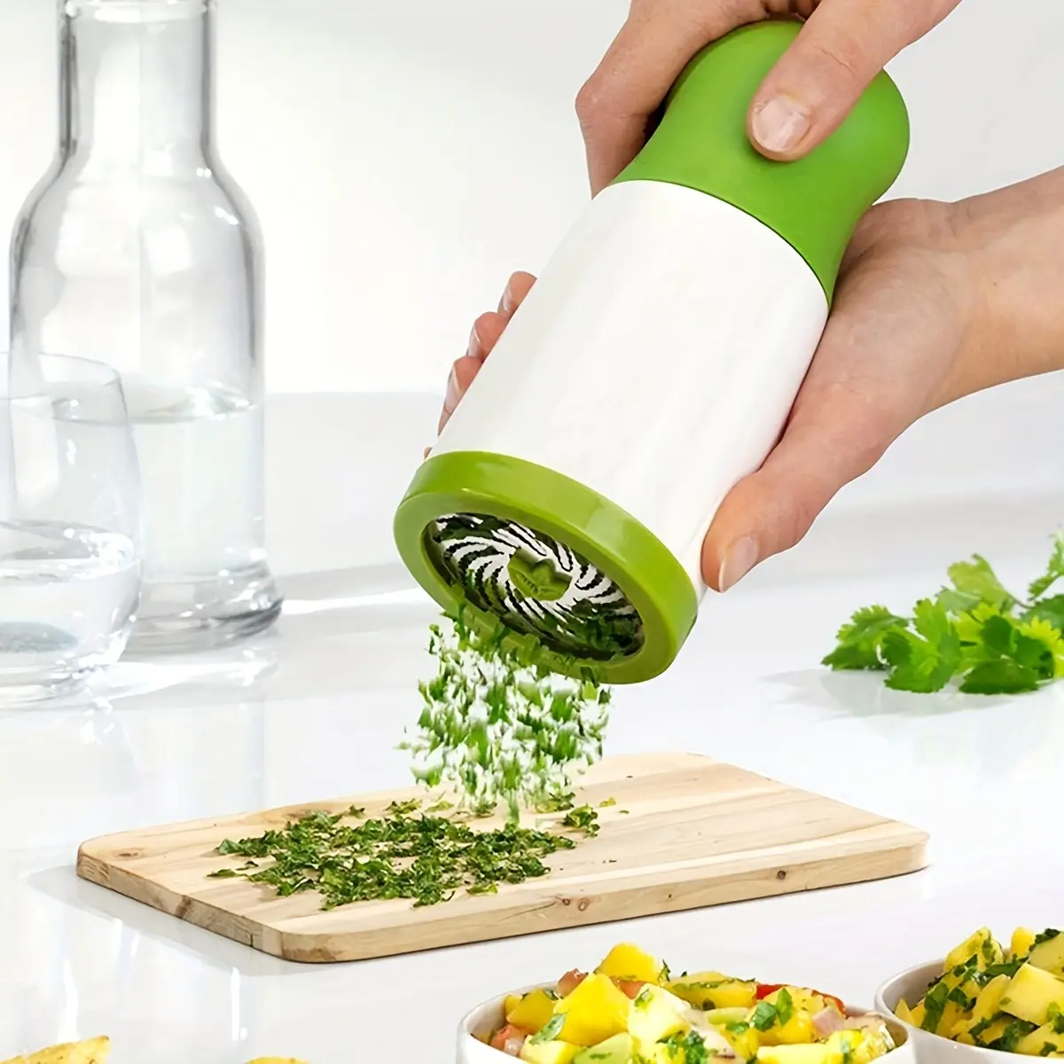 1pc Manual Multi-Function Kitchen Tool - Cilantro Chopper, Shredded Vegetable Cutter, Chives Slicer, Herb Mincer, Pepper Mill - Easy-to-Use Home Kitchen Cooking Accessory