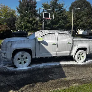 BLACKLINE® ULTRA FOAM - High-Foaming pH-Neutral Car Soap - Perfect for Foam Cannons & Bucket Washes, Green Apple Scent, Safe on All Vehicle Finishes