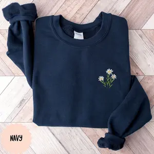 Embroidered Floral Daisy Sweatshirt Spring Sweatshirt Embroidered Flower Crewneck Daisies Sweatshirt Botanical Plant Nature Sweatshirt