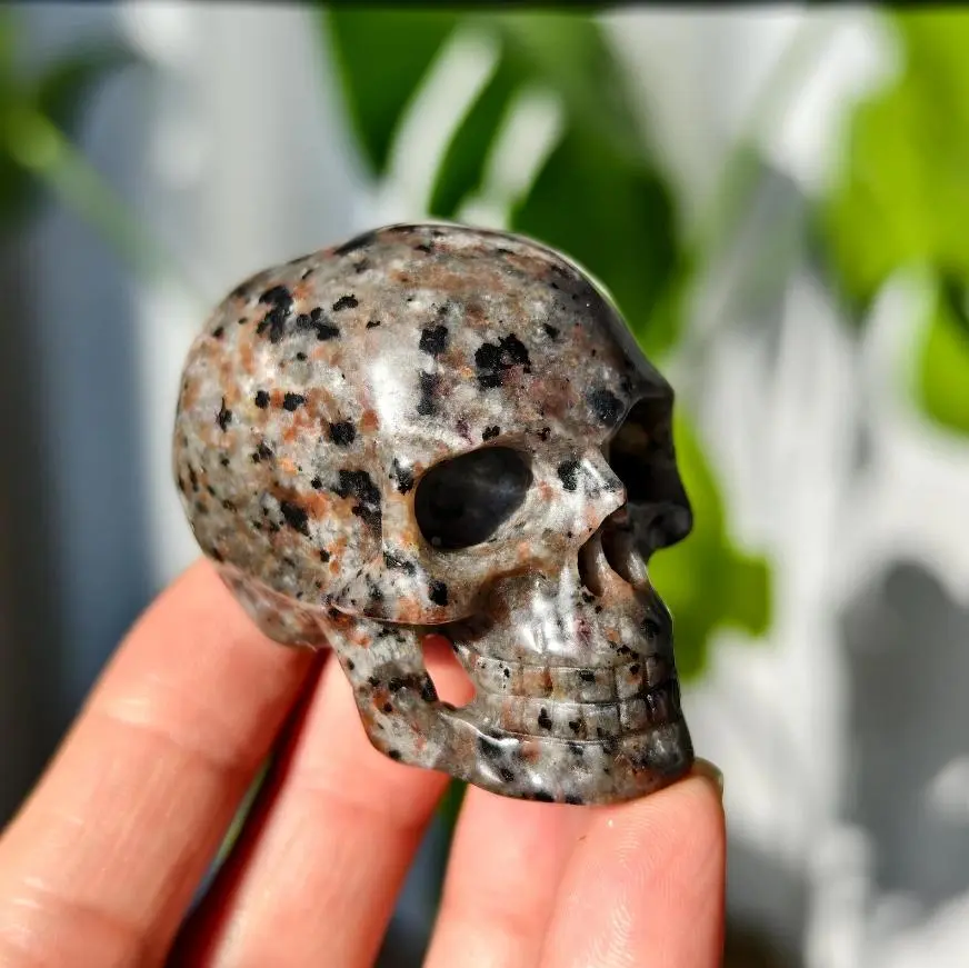 2 inch+ Natural Lepidolite Yooperlite Crystal Skull - UV-Reactive Flame Stone, Chakra Reiki Mineral Specimen, Home Decor, Shadow Work Carving (Around 70g Natural Stone)