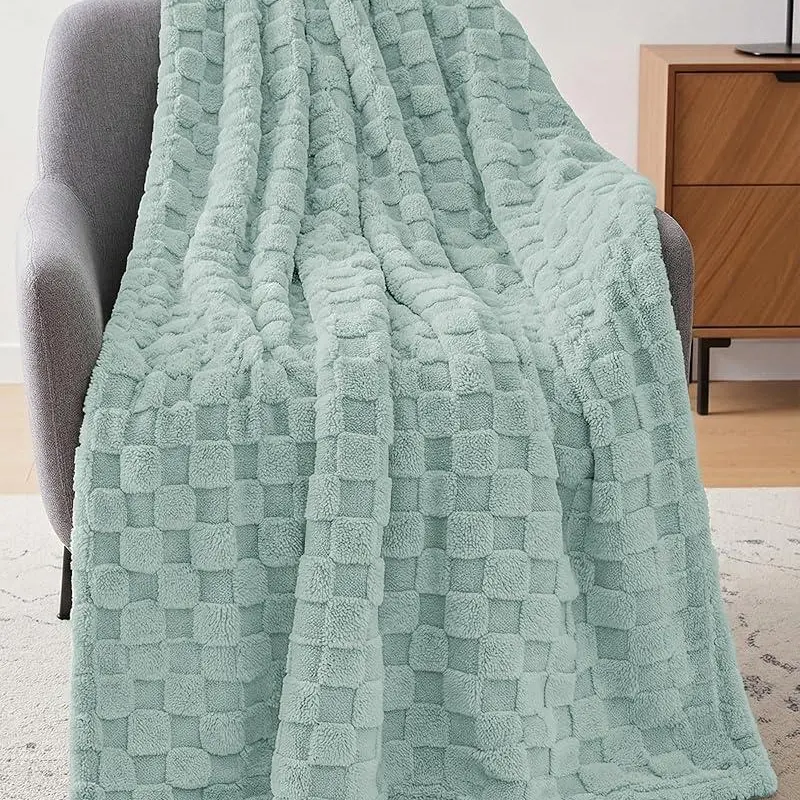 Utopia Bedding Premium Fleece Checkered Blanket - Knitted Woven, Cozy, Lightweight Warm, Breathable Home Decor Blanket for Couch, Bed, Chill Days, Lazy Mornings
