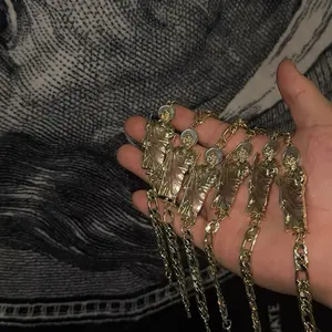 Gold Plated Saint Jude Bracelet - 8.5in Pink Tone Chain, Detailed Saint Figure, Religious Symbolism, Luxurious Elegant Costume Jewelry for Believers, Noticeable Accessory