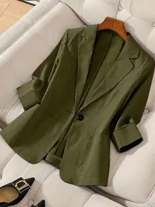 A women's solid color lapel single-breasted single-button mid-length sleeve double-pocket stylish Fitted Business Formal Wear blazer, suitable for spring and summer, appropriate for the workplace and daily wear.