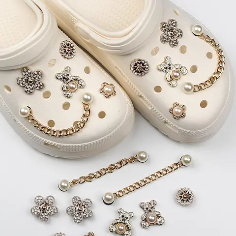 10pcs Cute Bear & Faux Pearl & Rhinestone Design Shoes Decorations, Casual Shoes Decorations For Clogs Design, Holiday Shoe Accessories for women & girls, Shoe Charms, Shoe Charm Set, Decorative Shoe Accessories