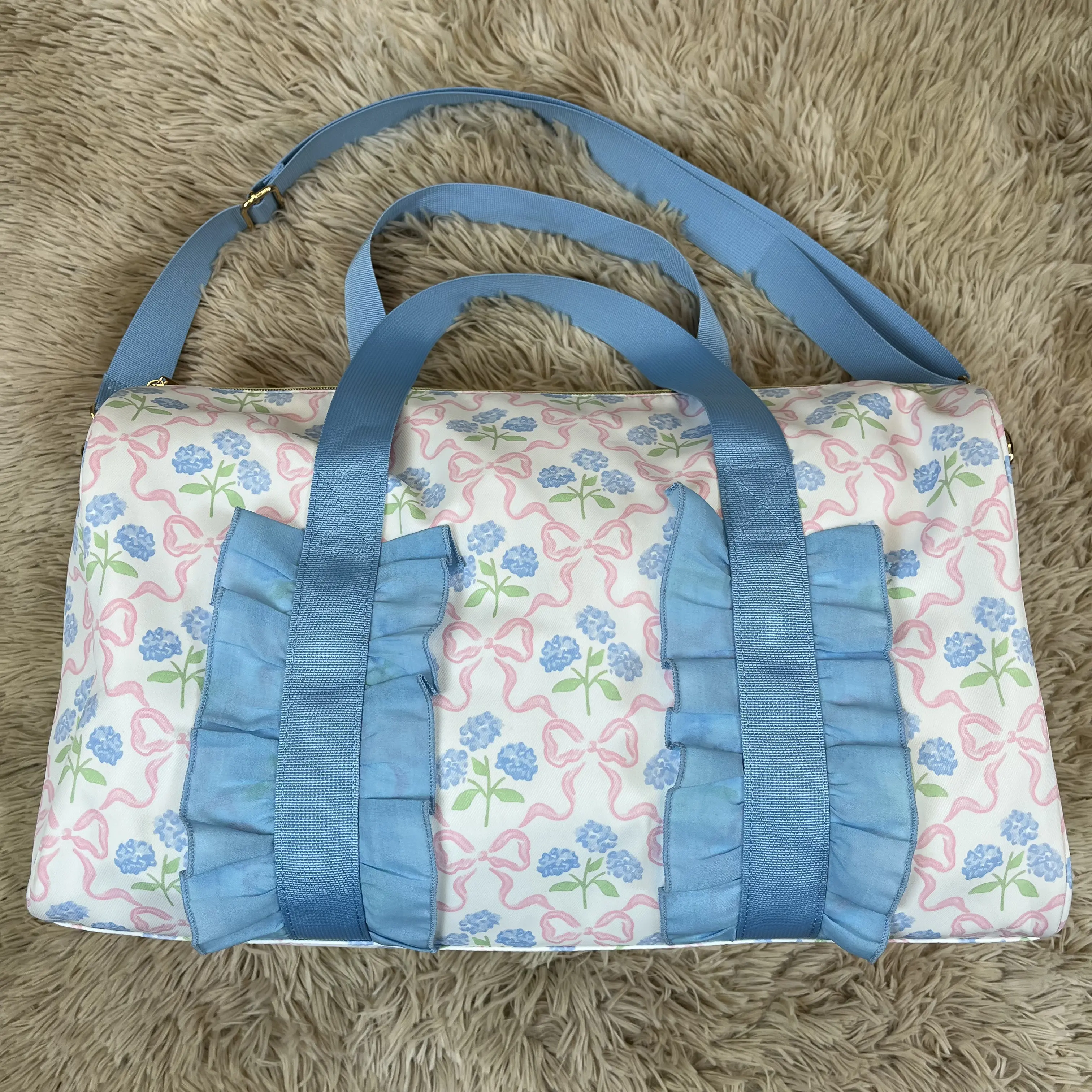 Women's Floral Duffle Bag with Bow Detail & Ruffled Look - Cute Travel Bags for Weekend Trips, Travel Light Casual Getaways Stylish Luggage, Compact Pack, Female, Floral Bow Ruffle Design, On The Road, Lightweight, No Wheels, Weekend Bag
