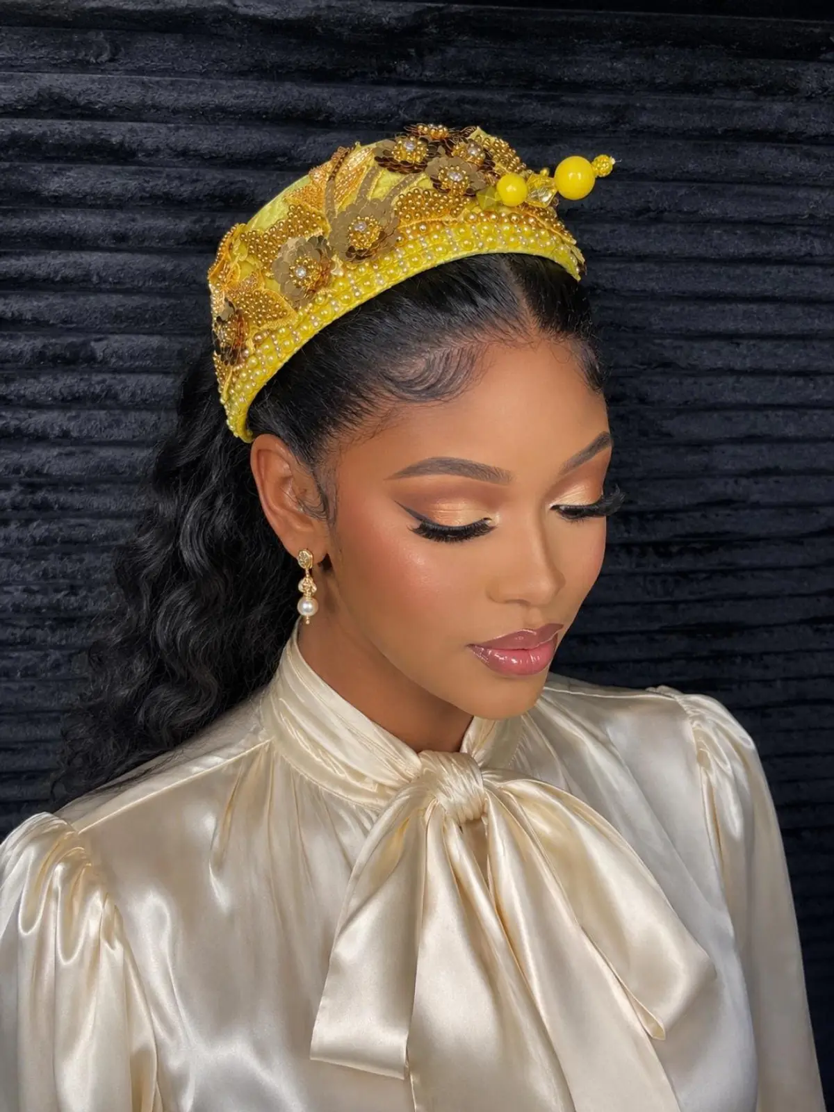 Luxury Yellow & Gold Embellished Church Fascinator Hat for Women – Elegant Rhinestone Beaded Derby Cocktail Headpiece