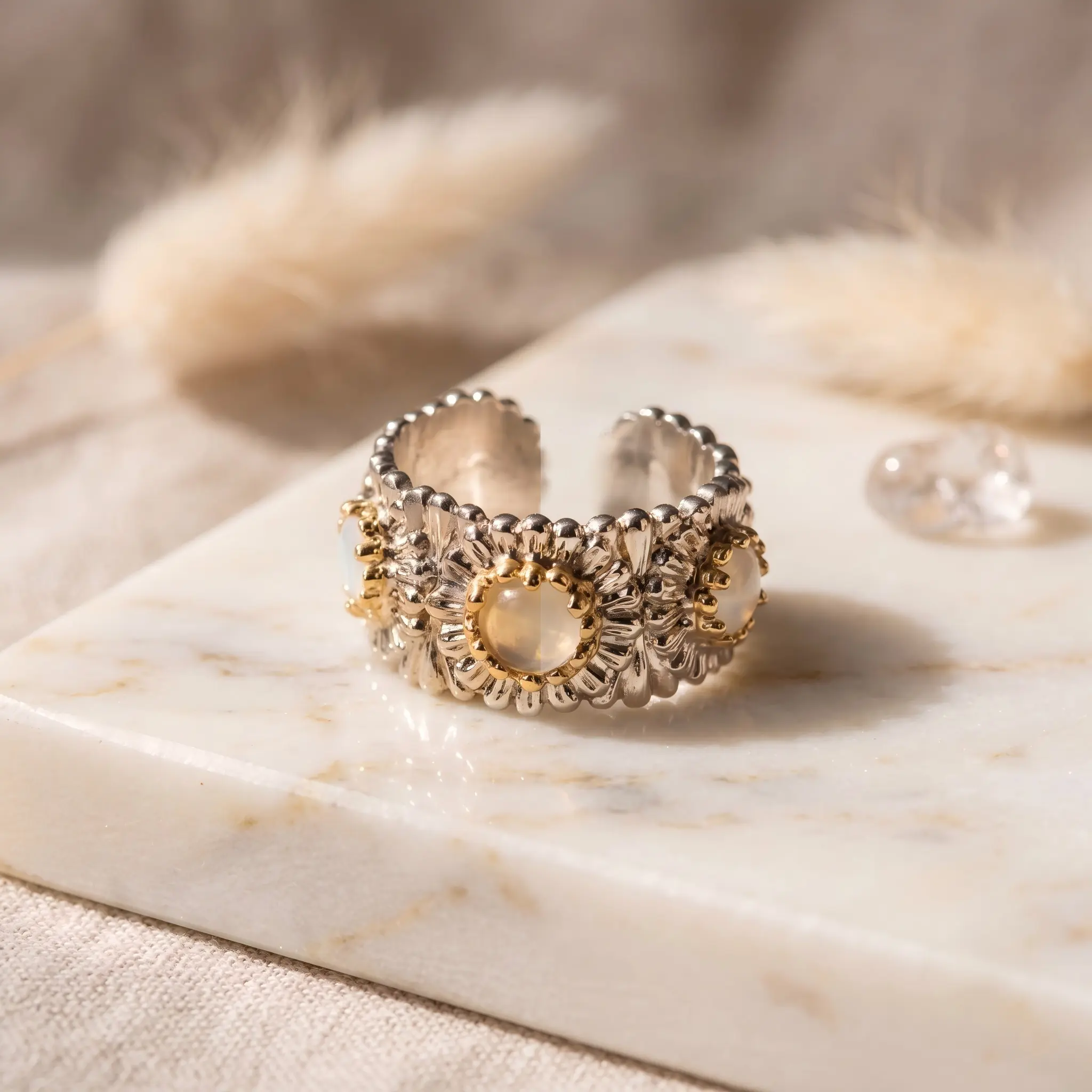 Statement Ring with Daisy Motif, Vintage 2-Tone Boho Jewelry, Adjustable Lightweight Open Band for Everyday Wear, All Seasons, Unique Rings, Adjustable Band, Unisex