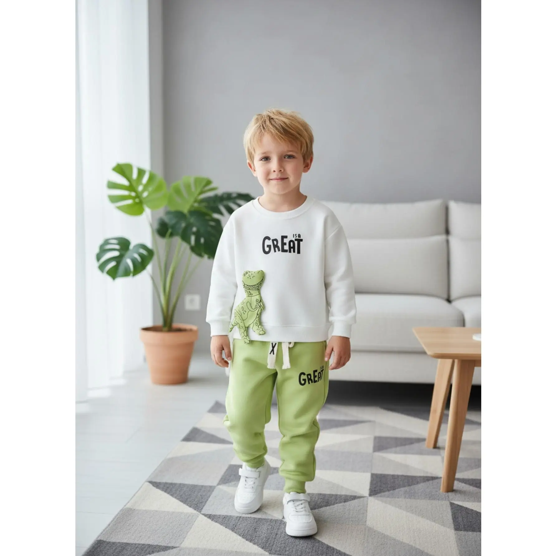 Boys' Autumn New Set Cute Long Sleeve Sweatshirt with Jogger Pants Sports Two-Piece Set, Perfect for Outdoor