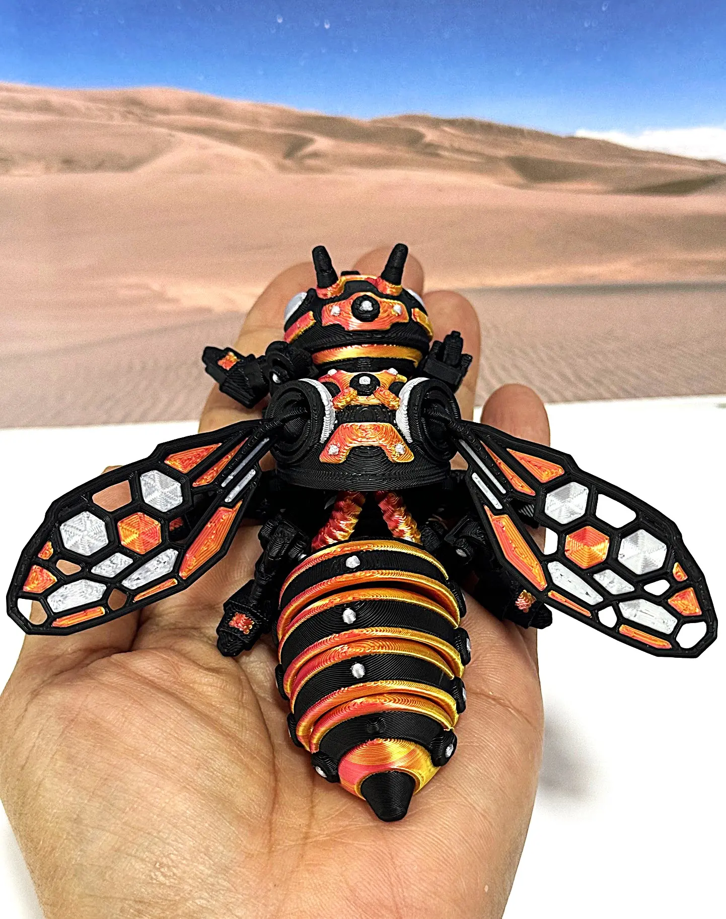 Articulated Cyber Bee Fidget Toy - 3D Printed 4.5" Executive Desk Toy Magnetic Design for Fridge Magnet