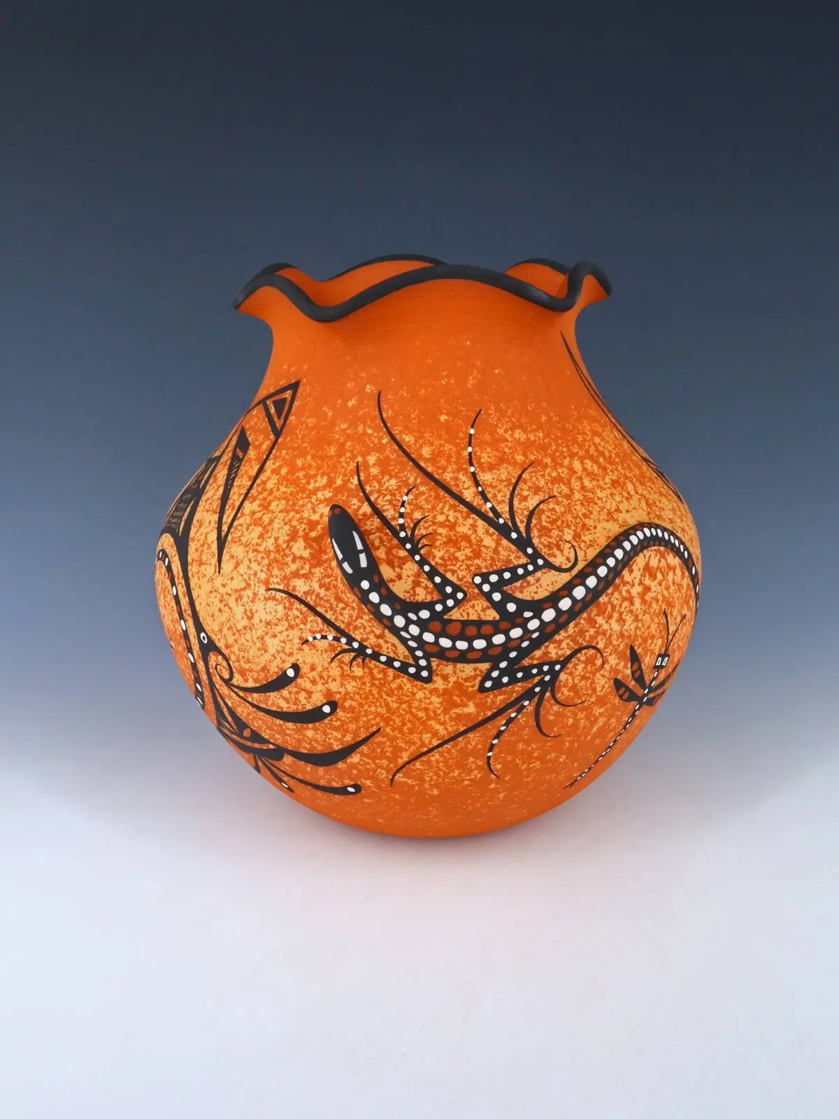 Zuni Pueblo Hand Coiled Lizard Pottery Vase