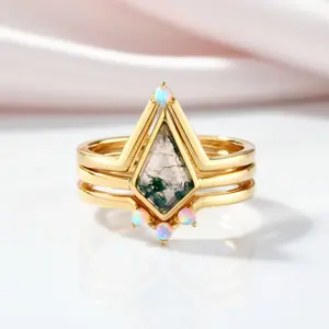 Natural Moss Agate Irregular Kit-cut Yellow Gold Wedding Ring