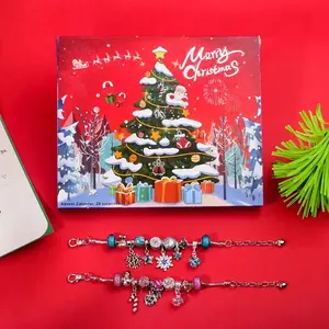 Christmas Bead String Set, Elegant DIY Bracelet Kit with Holiday Snowman, Christmas Tree and Ornament Pendants, Perfect for Festive Crafts