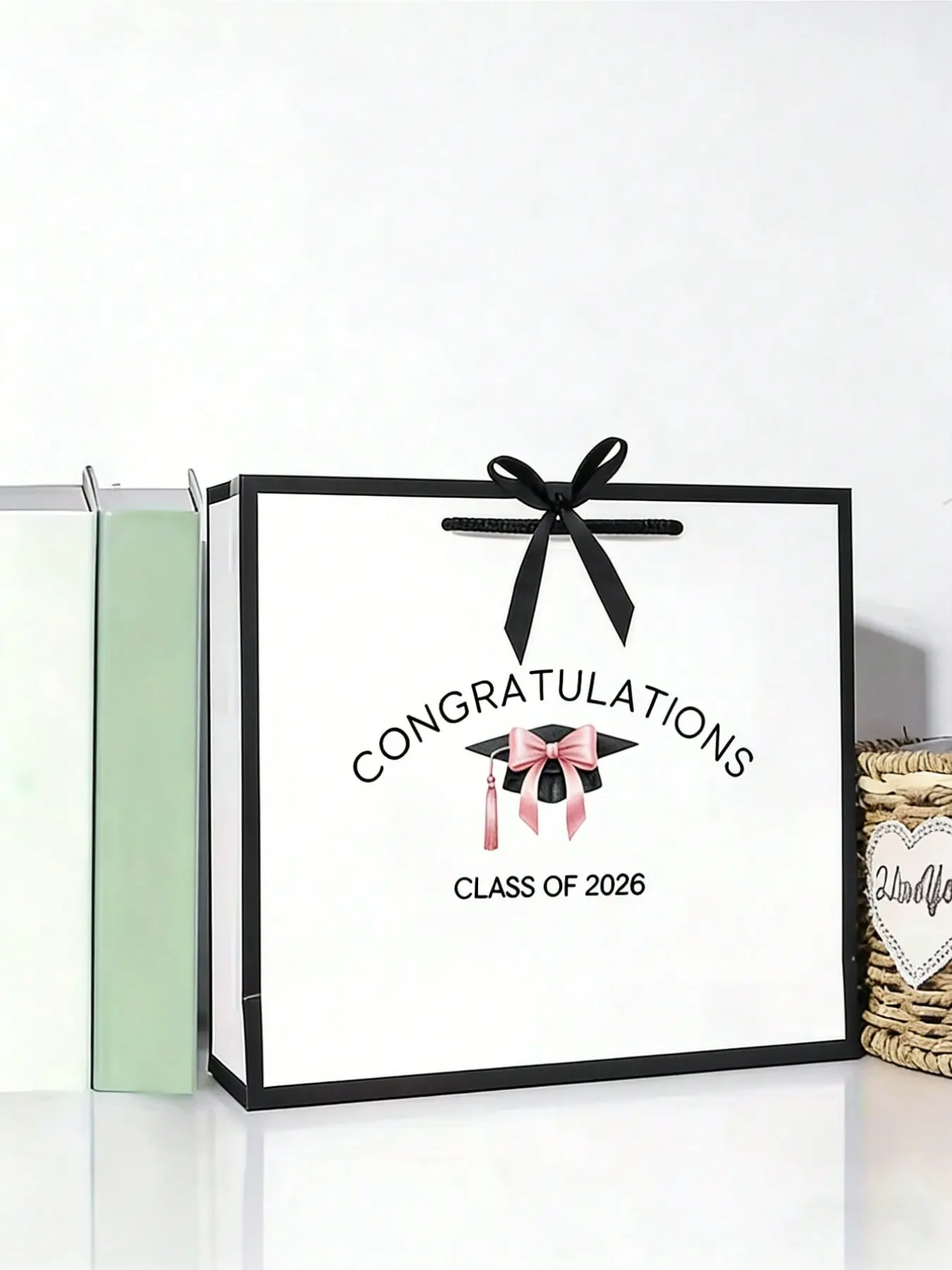 Customizable Graduation Gift Bag for Class of 2026, Personalized Name Print, Perfect Party Decoration, Ideal Gift for Best Friend