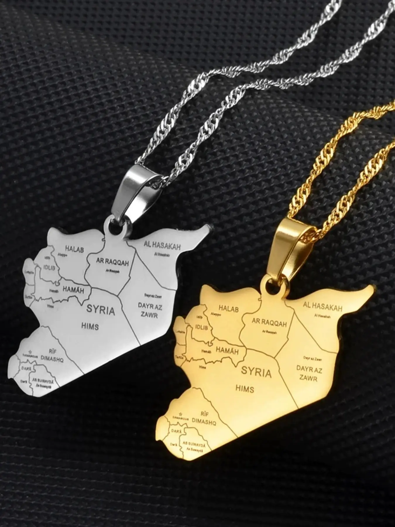 Unisex Stainless Steel Map City Pendant Necklace, Unique Personality Jewelry for Men and Women, Elegant Fashion Accessory