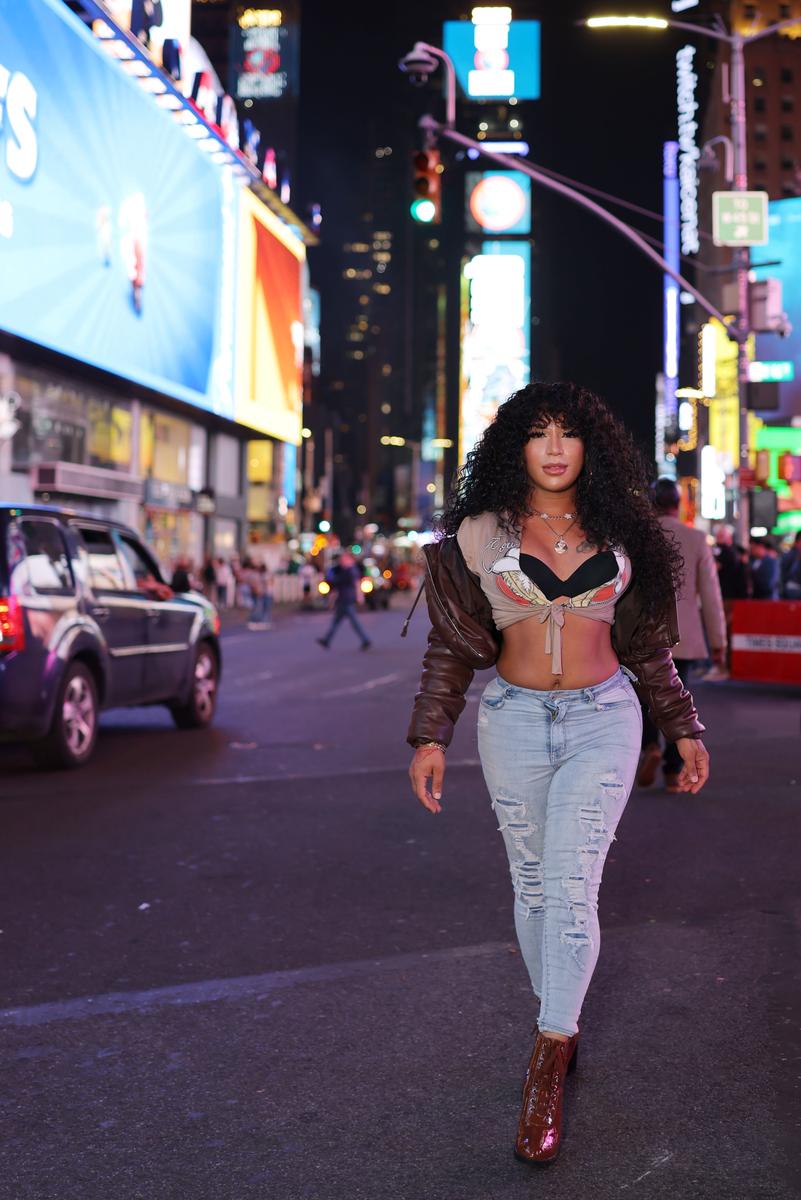 Item: Natural Black, 26, Human hair mixed with premium synthetic fibers