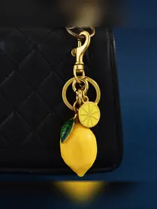 New Creative Resin Simulated Fruit Lemon Car Keychain Bag Charm Couple Key Chain Gift, Keychain Accessory, Keychain for Bags, Suitable for Bag Decoration and Key Decoration