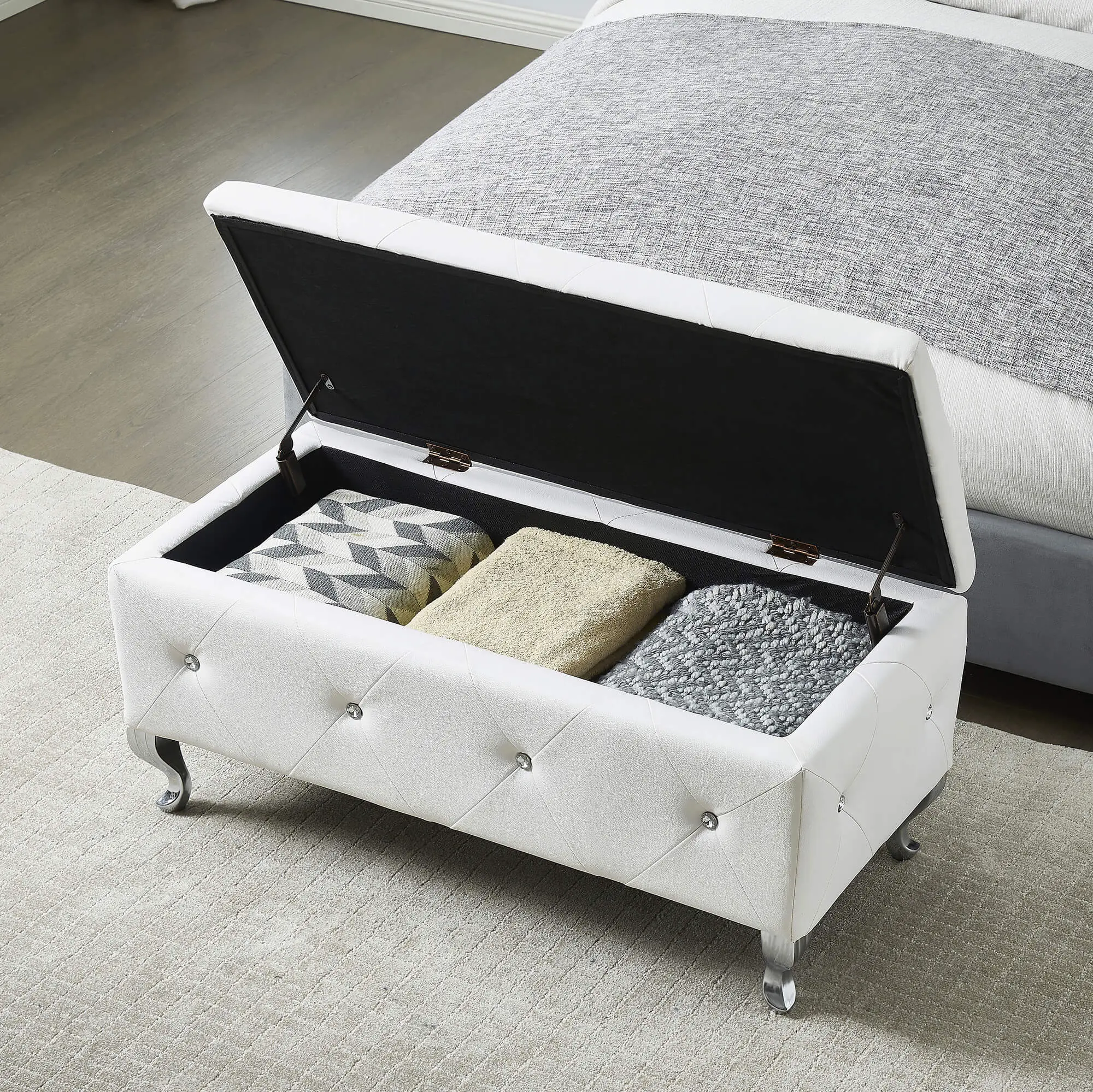 Upholstered Storage Ottoman Bench For Bedroom End Of Bed Faux Leather Rectangular Storage Benches Footrest With Crystal Buttons For Living Room Entryway (White)