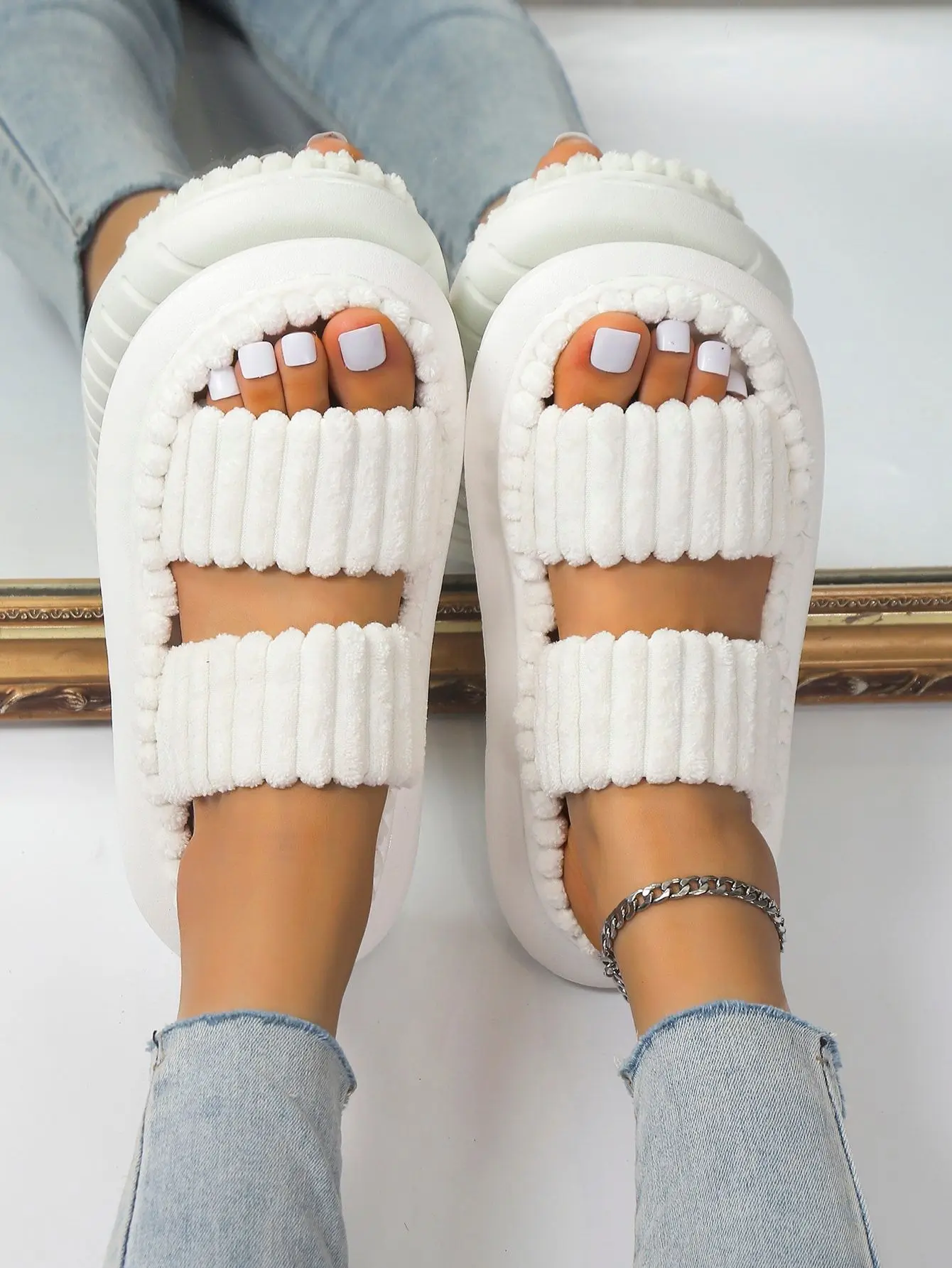 Women's Minimalist Fluffy Open-Toe Sports Slides, Soft Warm Comfort Bedroom Sandals, 2026 Flats, Fall-Winter Mother's Day Gifts