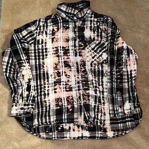 Distressed flannel women’s size large