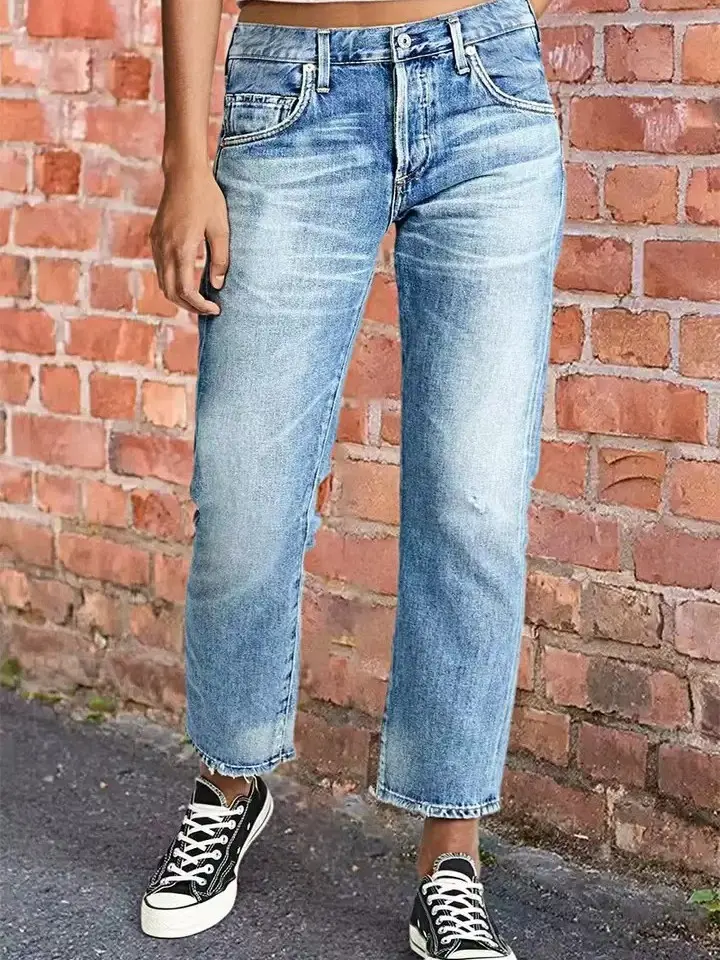Women's Basic Straight Leg Jeans, Versatile Everyday Denim Bottoms with a Clean Silhouette for Petite Frames